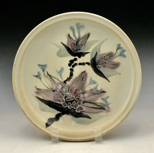 Robin Hopper, Plate with floral motif